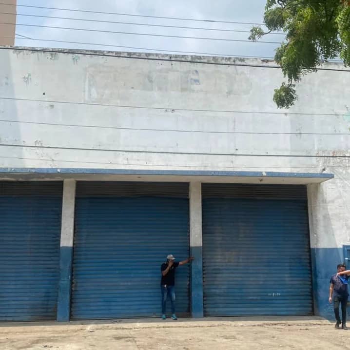 VENTA DE GALPON EN LA AVENIDA MUNICIPAL DE PUERTO LA CRUZ