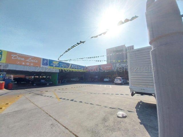 26-6347  RAH Propiedad Comercial Galpones en Venta en Mañongo Naguanagua