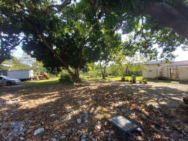 26-6347  RAH Propiedad Comercial Galpones en Venta en Mañongo Naguanagua