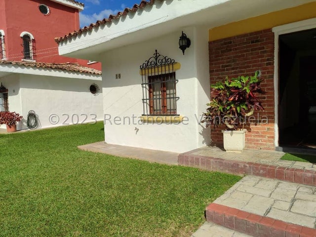 Casa en venta ubicada en el Trigal Norte Valencia Carabobo Venezuela 24-13394 Eloisa