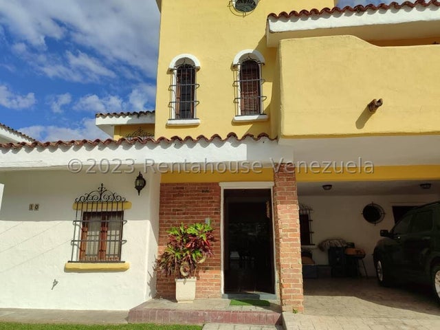 Casa en venta ubicada en el Trigal Norte Valencia Carabobo Venezuela 24-13394 Eloisa