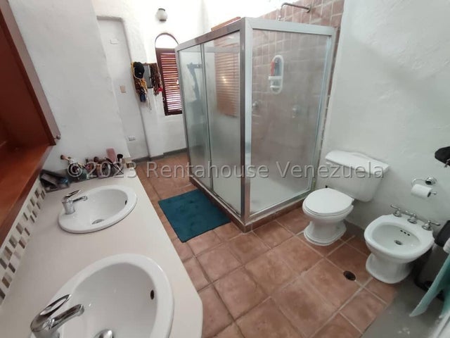Casa en venta ubicada en el Trigal Norte Valencia Carabobo Venezuela 24-13394 Eloisa