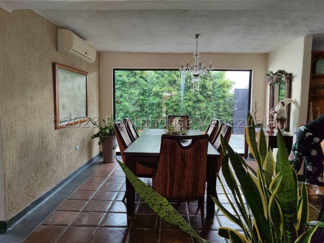 Casa en venta ubicada en el Trigal Norte Valencia Carabobo Venezuela 24-13394 Eloisa