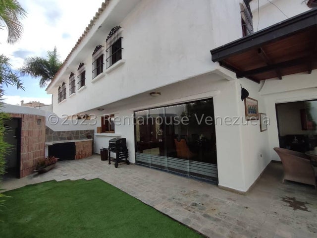Casa en venta ubicada en el Trigal Norte Valencia Carabobo Venezuela 24-13394 Eloisa