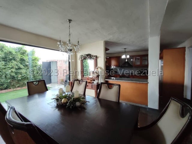 Casa en venta ubicada en el Trigal Norte Valencia Carabobo Venezuela 24-13394 Eloisa