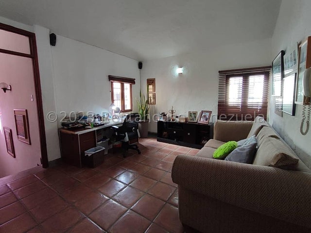 Casa en venta ubicada en el Trigal Norte Valencia Carabobo Venezuela 24-13394 Eloisa
