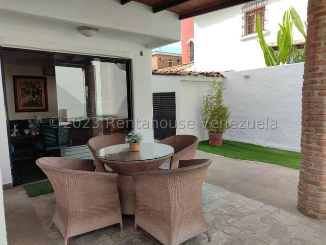 Casa en venta ubicada en el Trigal Norte Valencia Carabobo Venezuela 24-13394 Eloisa