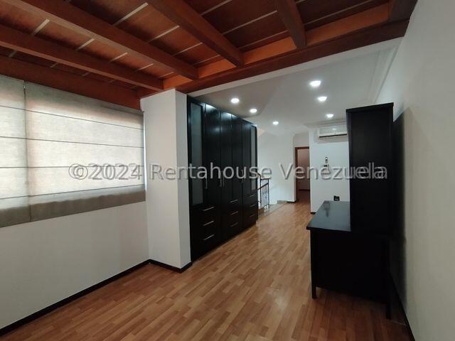 Apartamento ubicado en la Trigaleña Valencia Carabobo Venezuela Cod 26-2912 Eloisa 