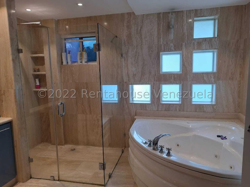 Casa en venta con excelente distribucion y alta revalorizacion ubicada en una de las mejores zonas de Valencia Carabobo Venezuela Cod 23-17051