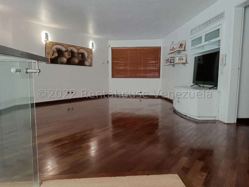 Casa en venta con excelente distribucion y alta revalorizacion ubicada en una de las mejores zonas de Valencia Carabobo Venezuela Cod 23-17051