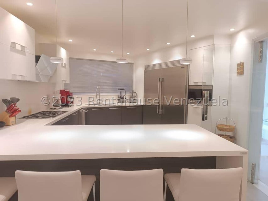 Casa en venta con excelente distribucion y alta revalorizacion ubicada en una de las mejores zonas de Valencia Carabobo Venezuela Cod 23-17051