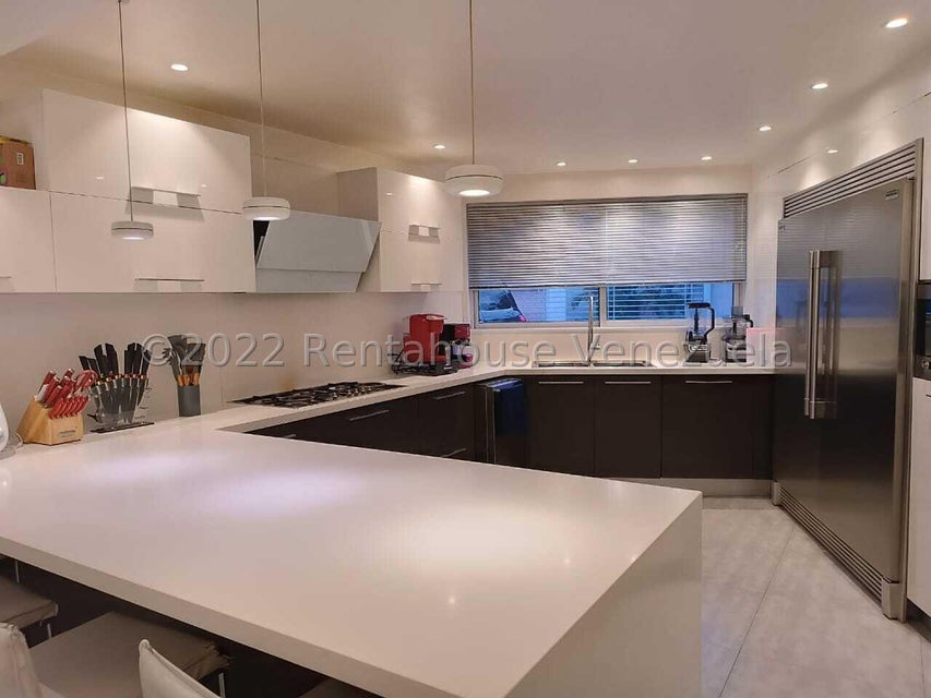 Casa en venta con excelente distribucion y alta revalorizacion ubicada en una de las mejores zonas de Valencia Carabobo Venezuela Cod 23-17051