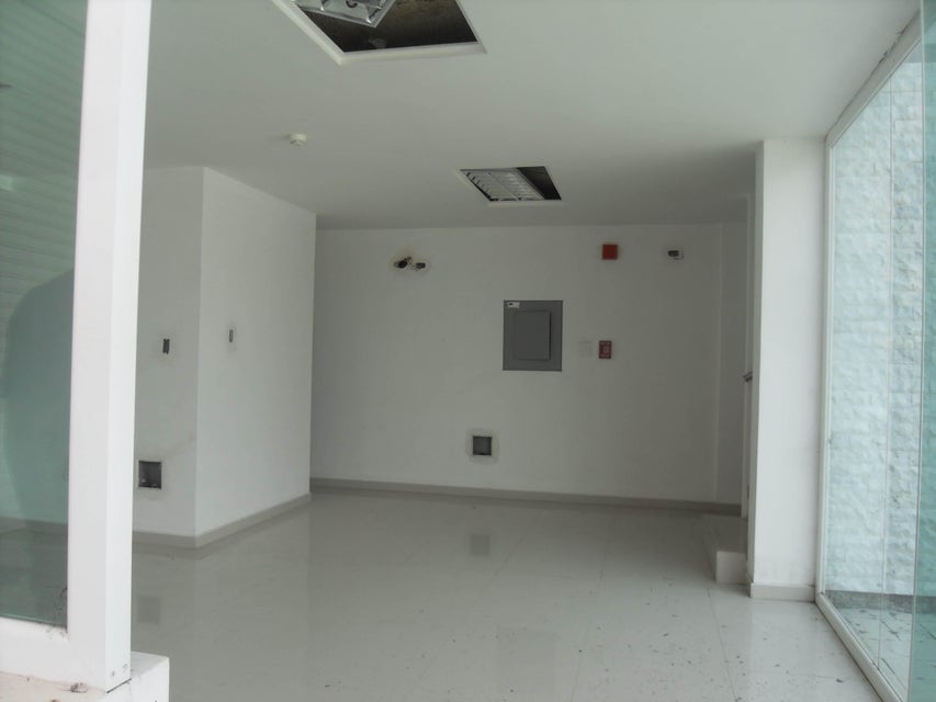 Galpon en venta ubicado en Conj. Ind. Indra Avenida Hacienda Monteserino San Diego Carabobo Venezuela Cod 23-12286