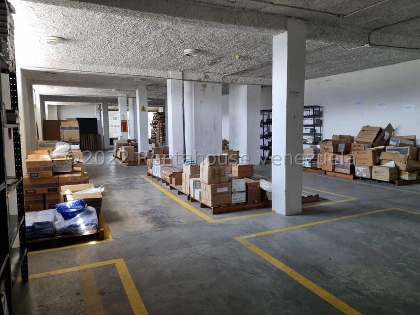 Edificio o Casa Medica en venta ubicada en los Colorados Valencia Carabobo Cod 22-23897