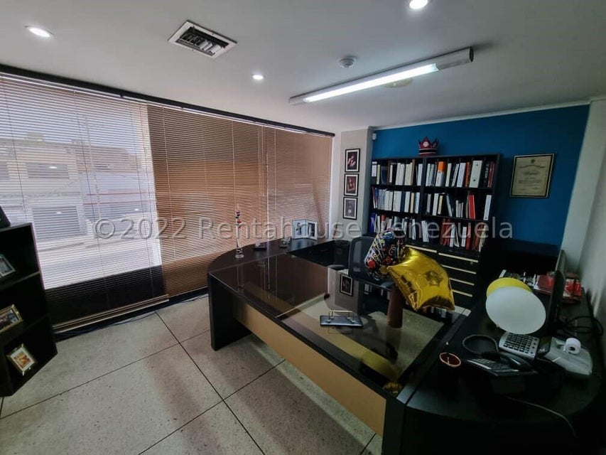 Edificio o Casa Medica en venta ubicada en los Colorados Valencia Carabobo Cod 22-23897