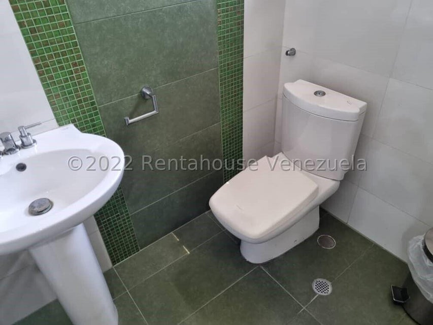 Edificio o Casa Medica en venta ubicada en los Colorados Valencia Carabobo Cod 22-23897