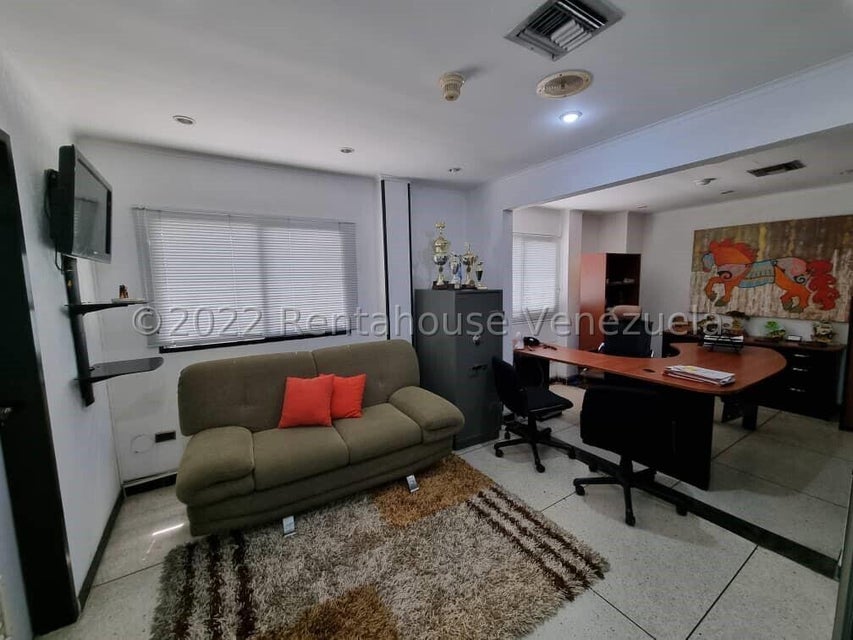 Edificio o Casa Medica en venta ubicada en los Colorados Valencia Carabobo Cod 22-23897