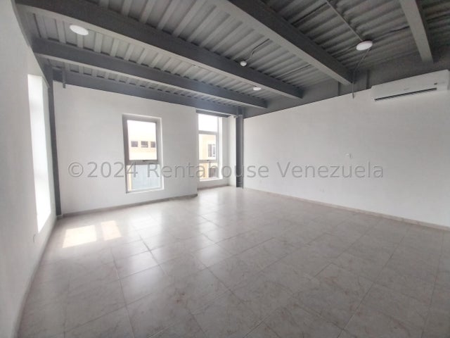26-7822 Ofiicina de Alquiler en Zona Industrial Valencia