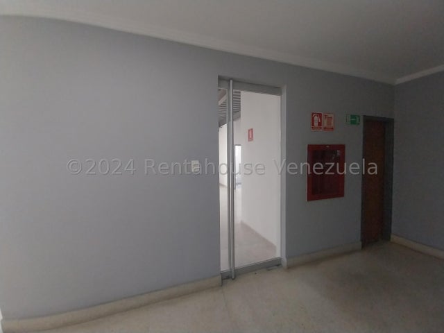 26-7822 Ofiicina de Alquiler en Zona Industrial Valencia