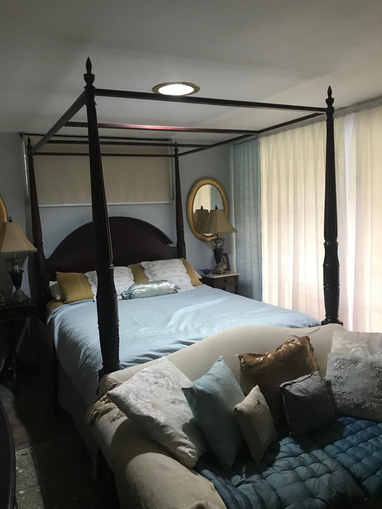 Vendo quinta con piscina en Colinas de Bello Monte