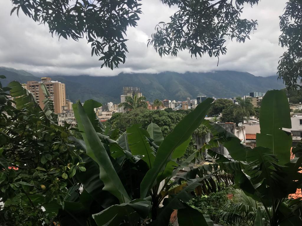 Vendo quinta con piscina en Colinas de Bello Monte