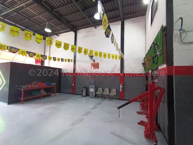 24-15009 En Venta Negocio del sector automotriz, multiservicios venta de repuestos San Blas 