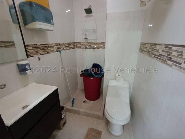 26-11356 Local Comercial Estetica en Venta C.C La Galeria Av Bolivar Norte