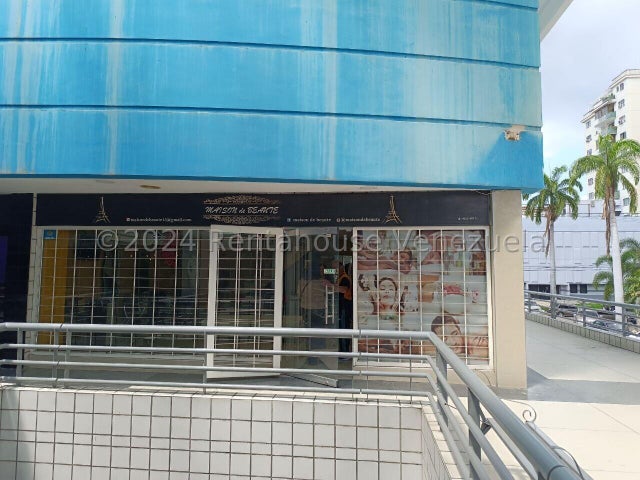 26-11356 Local Comercial Estetica en Venta C.C La Galeria Av Bolivar Norte