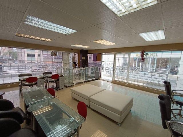 26-11356 Local Comercial Estetica en Venta C.C La Galeria Av Bolivar Norte