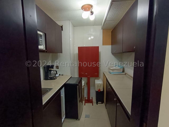 26-11356 Local Comercial Estetica en Venta C.C La Galeria Av Bolivar Norte