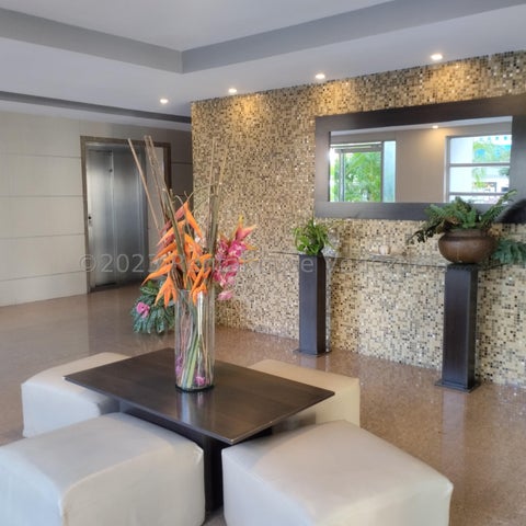 Apartamento en venta en Los Mangos Valencia Carabobo 2322859 P