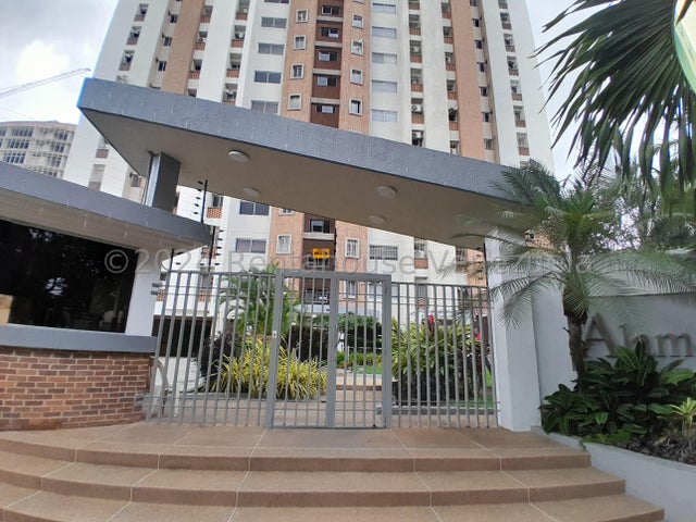 Apartamento en venta en Los Mangos Valencia Carabobo 2322859 P