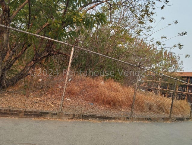 26-3671 Terreno en Venta Uso Residencial o Comercial Paraparal 