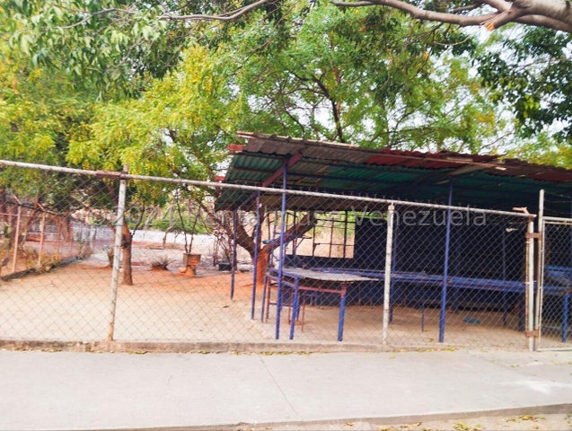 26-3671 Terreno en Venta Uso Residencial o Comercial Paraparal 