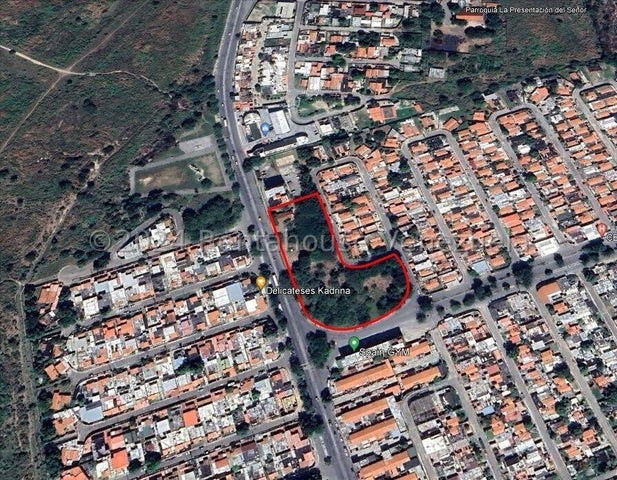 26-3671 Terreno en Venta Uso Residencial o Comercial Paraparal 