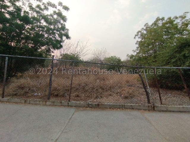 26-3671 Terreno en Venta Uso Residencial o Comercial Paraparal 