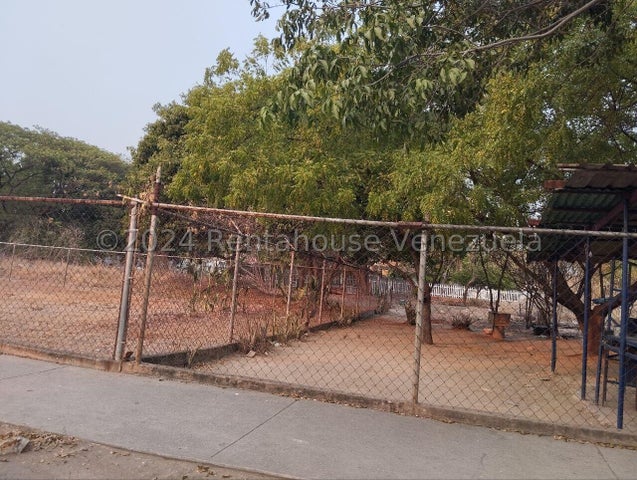 26-3671 Terreno en Venta Uso Residencial o Comercial Paraparal 