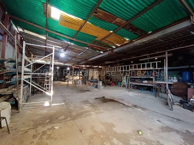 25-1557 Vende Galpon, con dos anexos completos con su cocina y baño Santa Ana Naguanagua