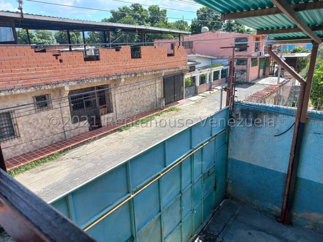 25-1557 Vende Galpon, con dos anexos completos con su cocina y baño Santa Ana Naguanagua