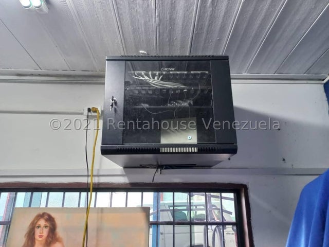 25-1557 Vende Galpon, con dos anexos completos con su cocina y baño Santa Ana Naguanagua