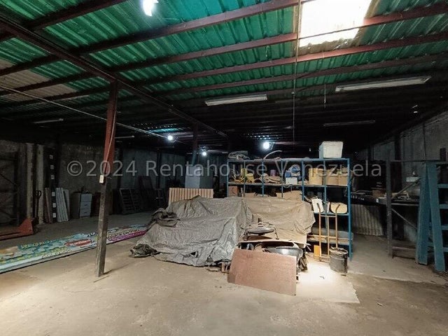 25-1557 Vende Galpon, con dos anexos completos con su cocina y baño Santa Ana Naguanagua