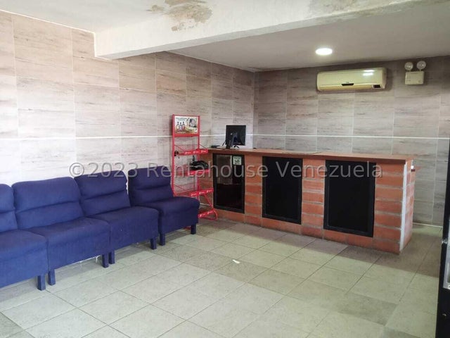 25-1115  Galpon en Venta con sala de exhibicion y oficina Los Jarales San Diego