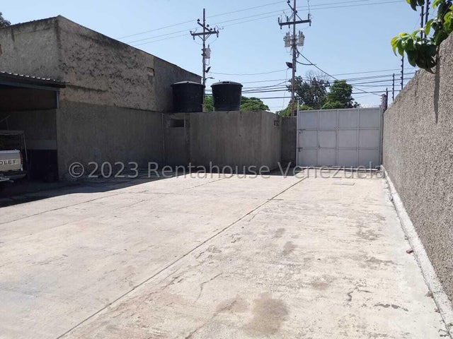 25-1115  Galpon en Venta con sala de exhibicion y oficina Los Jarales San Diego