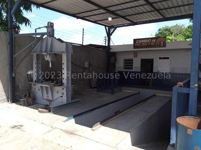 25-1115  Galpon en Venta con sala de exhibicion y oficina Los Jarales San Diego
