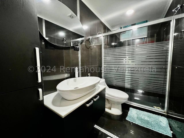 APARTAMENTO EN VENTA URBANIZACION EL BOSQUE MARACAY ESTADO ARAGUA MLS 24-28187. EJGP