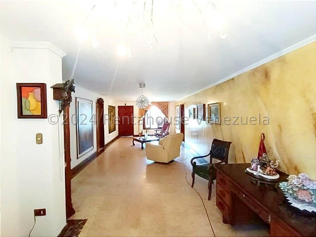CASA EN VENTA URBANIZACION EL CASTAÑO MARACAY ESTADO ARAGUA MLS 25-2902. EJGP