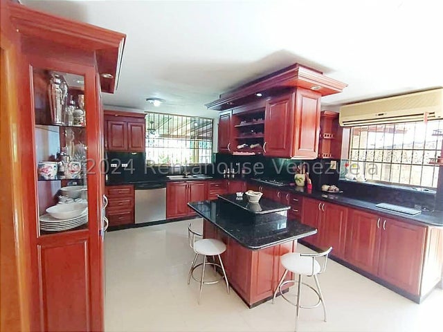 CASA EN VENTA URBANIZACION EL CASTAÑO MARACAY ESTADO ARAGUA MLS 25-2902. EJGP