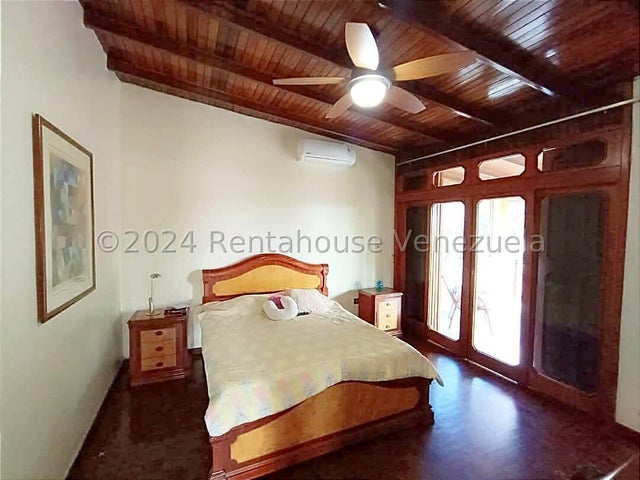 CASA EN VENTA URBANIZACION EL CASTAÑO MARACAY ESTADO ARAGUA MLS 25-2902. EJGP