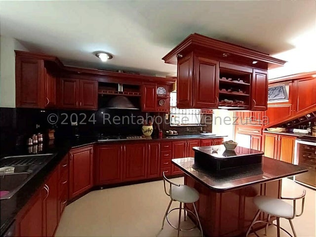 CASA EN VENTA URBANIZACION EL CASTAÑO MARACAY ESTADO ARAGUA MLS 25-2902. EJGP