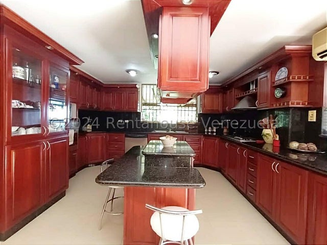 CASA EN VENTA URBANIZACION EL CASTAÑO MARACAY ESTADO ARAGUA MLS 25-2902. EJGP